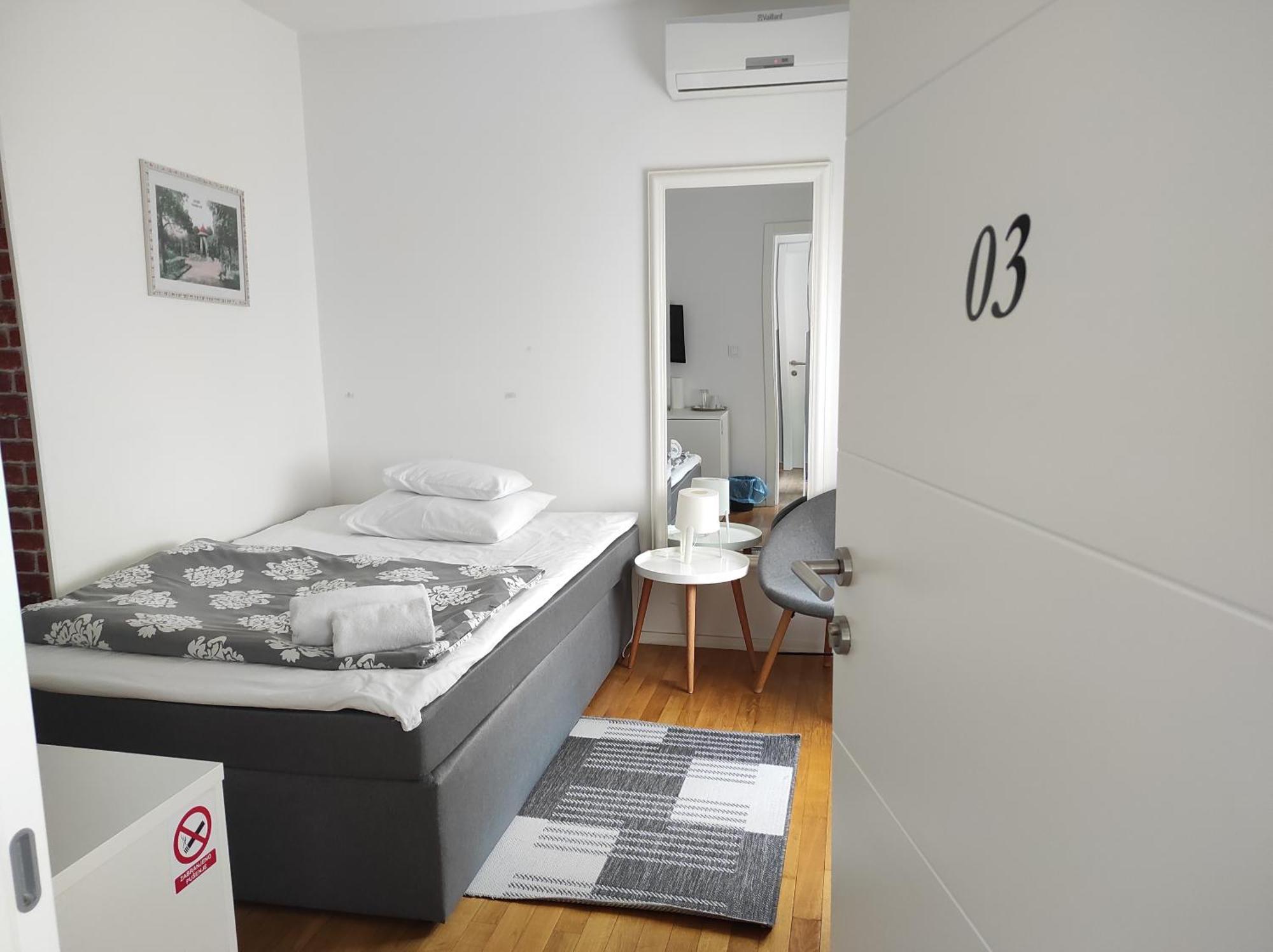 Home Apartmani I Sobe Osijek Zewnętrze zdjęcie