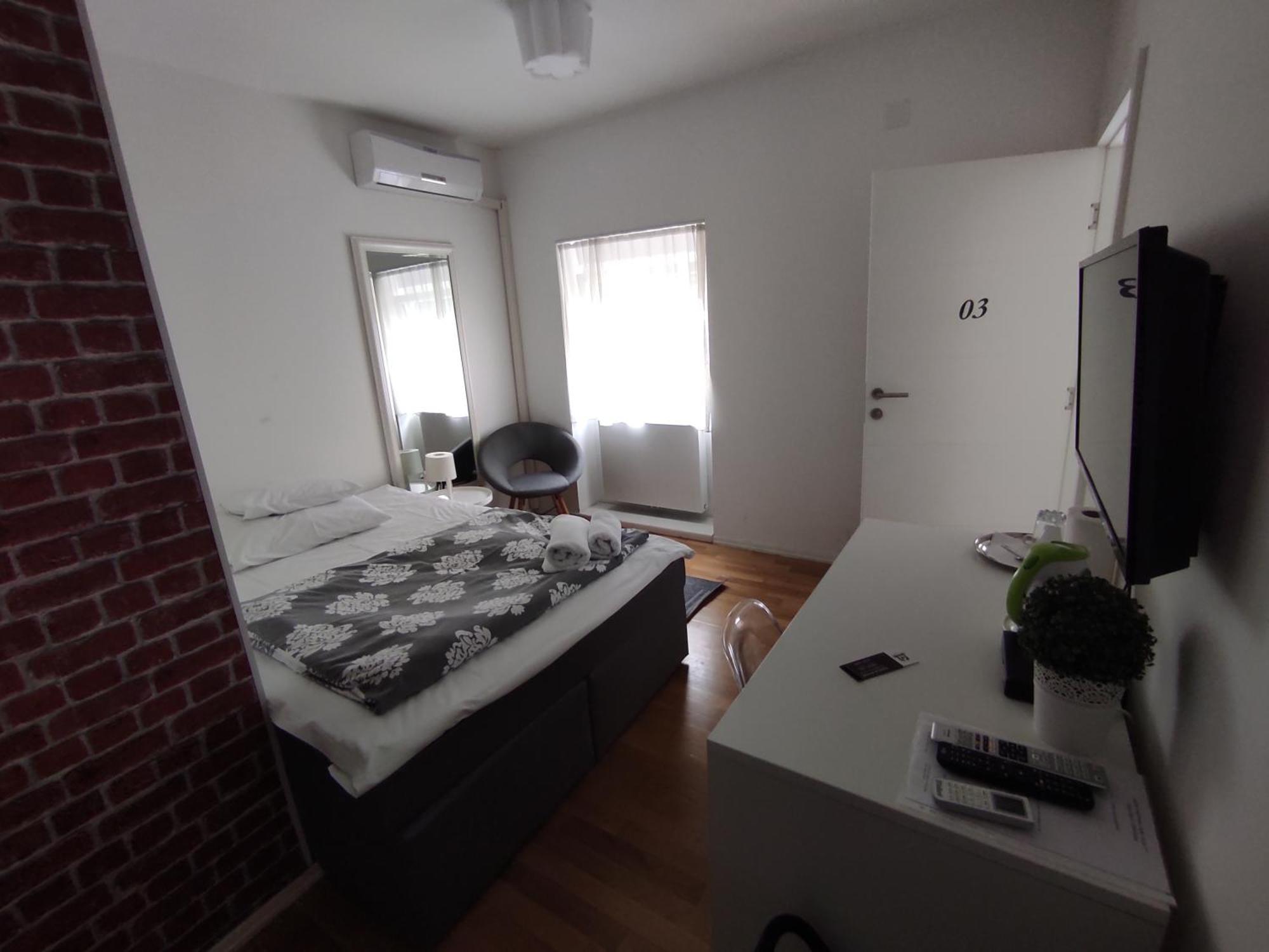 Home Apartmani I Sobe Osijek Zewnętrze zdjęcie