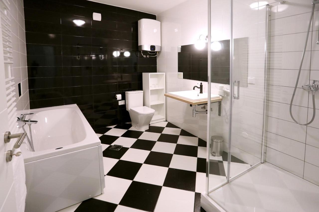 Home Apartmani I Sobe Osijek Zewnętrze zdjęcie