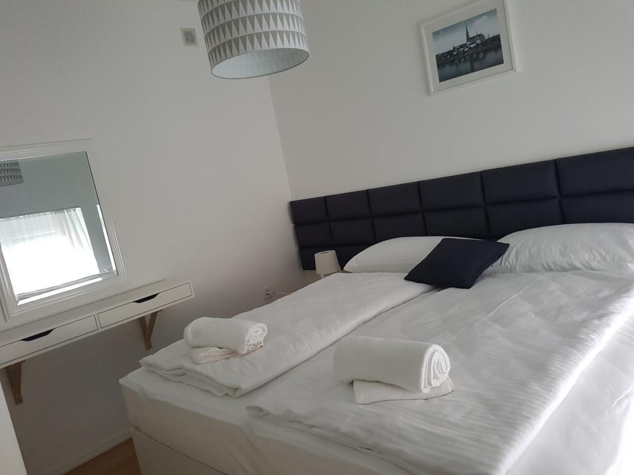 Home Apartmani I Sobe Osijek Zewnętrze zdjęcie