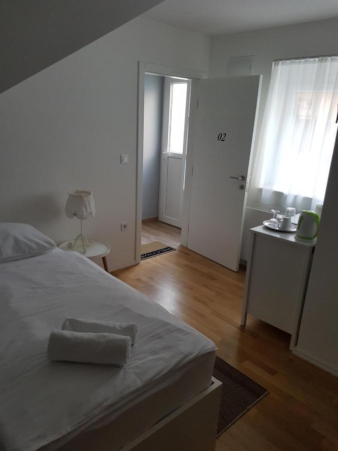 Home Apartmani I Sobe Osijek Zewnętrze zdjęcie